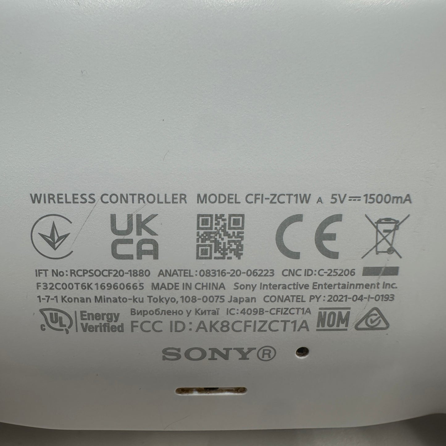 Sony PlayStation 4 CUH-1215A White 825GB One Controller READ
