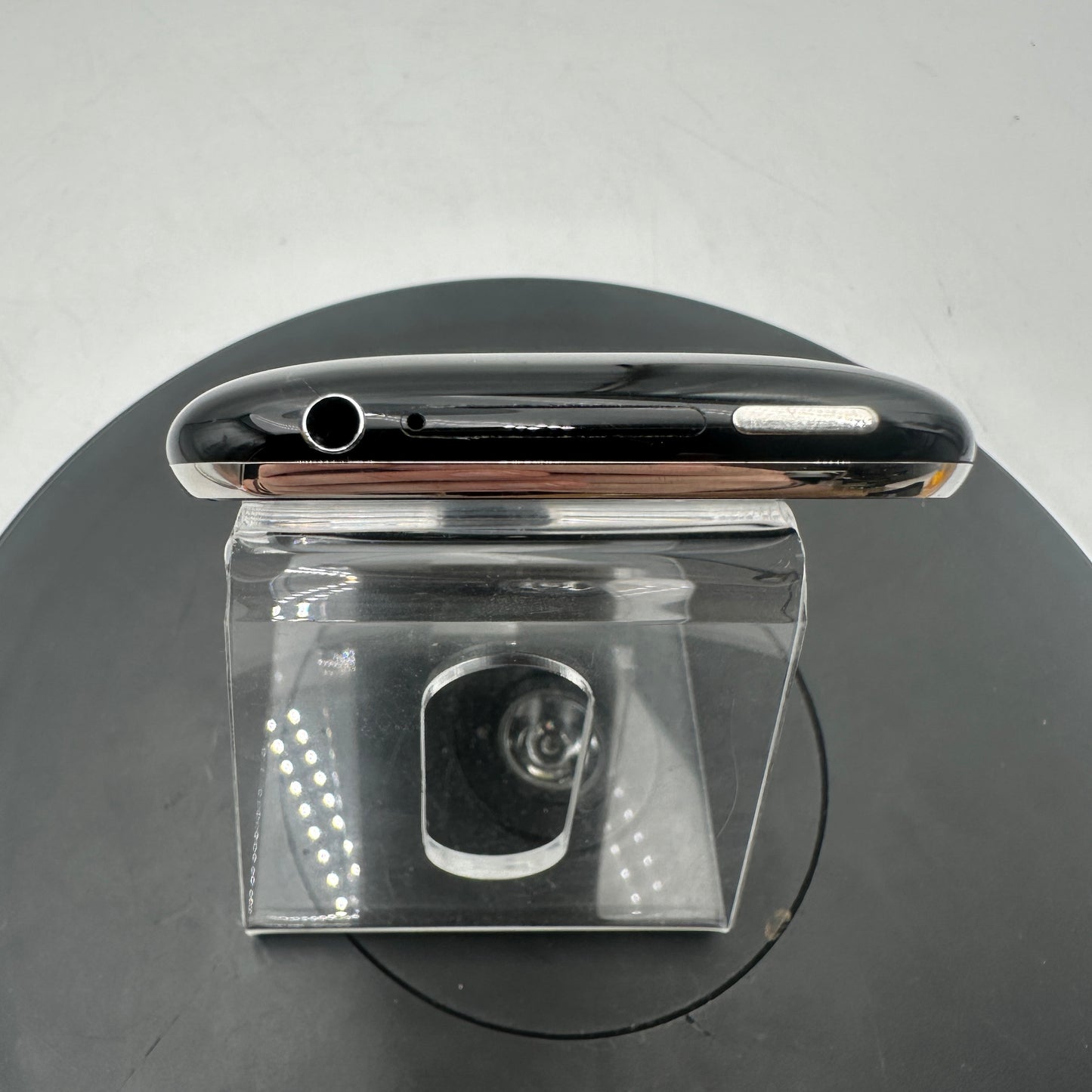 Lot of two Apple iPhone 3GS 8GB READ