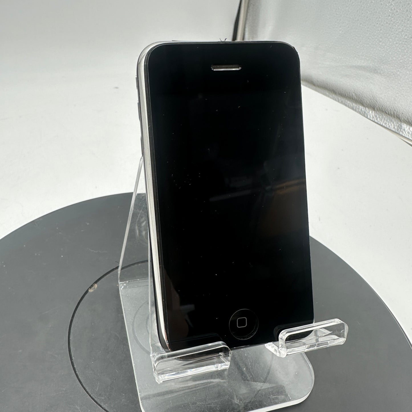 Lot of two Apple iPhone 3GS 8GB READ