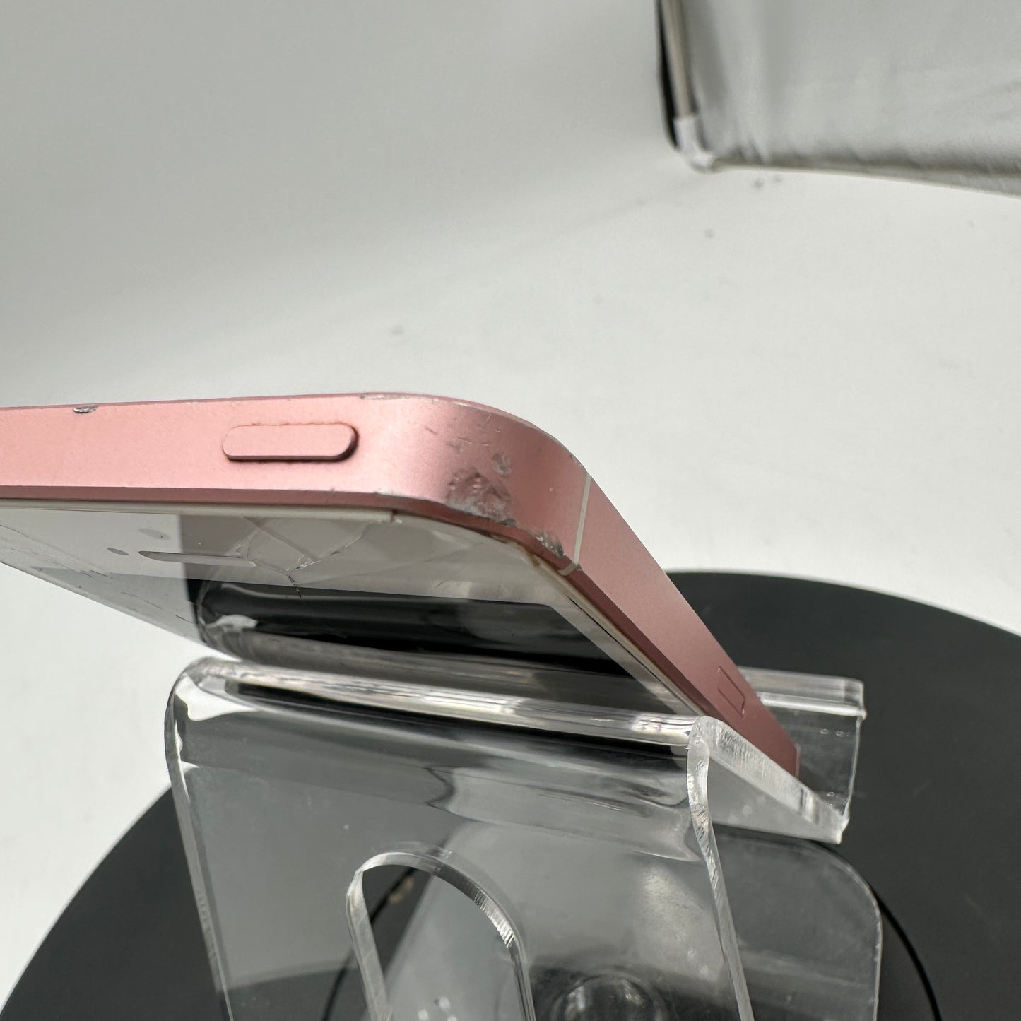 Apple iPhone SE 128GB READ