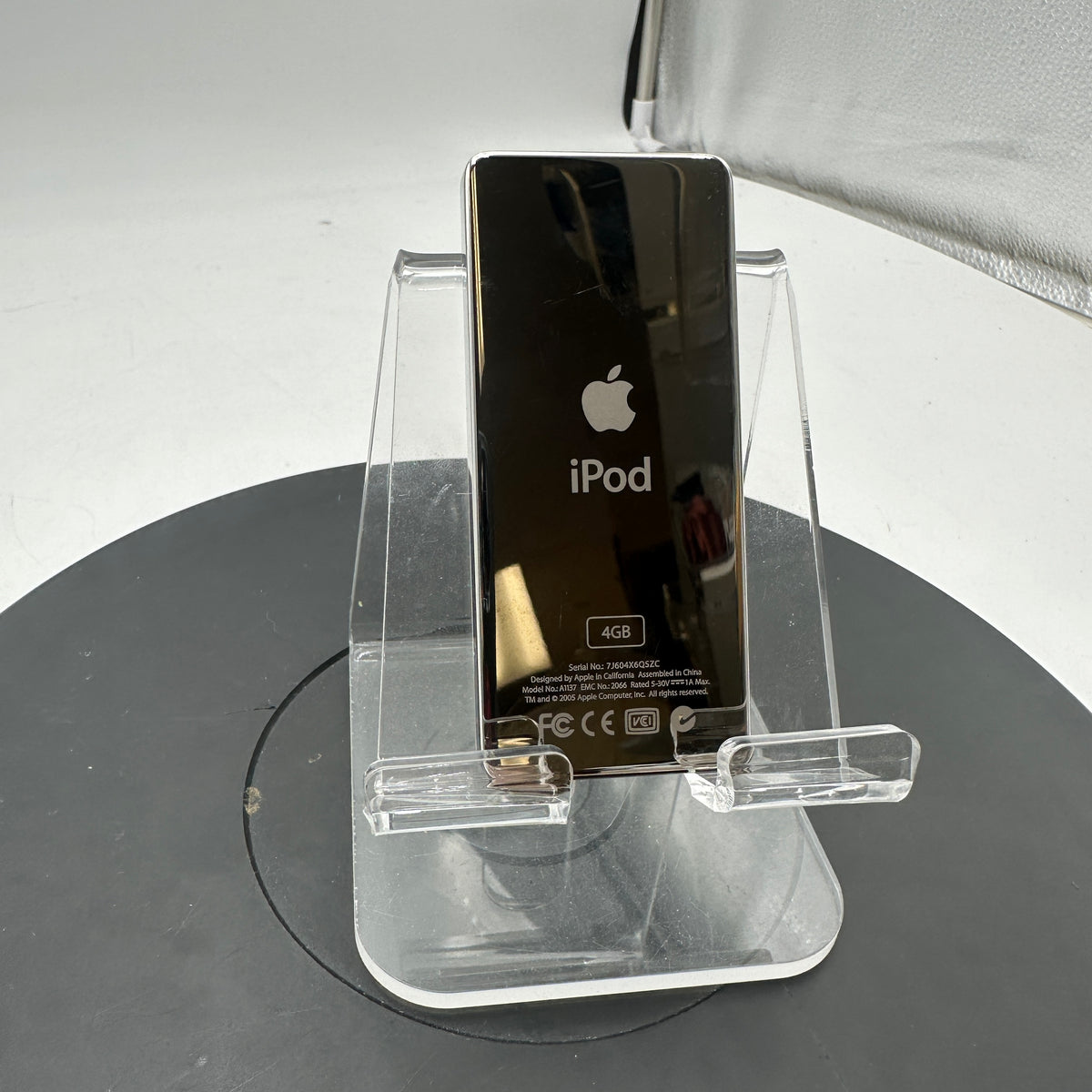 Apple iPod Nano 1st Gen A1137 (2005) 4GB MP3 Player