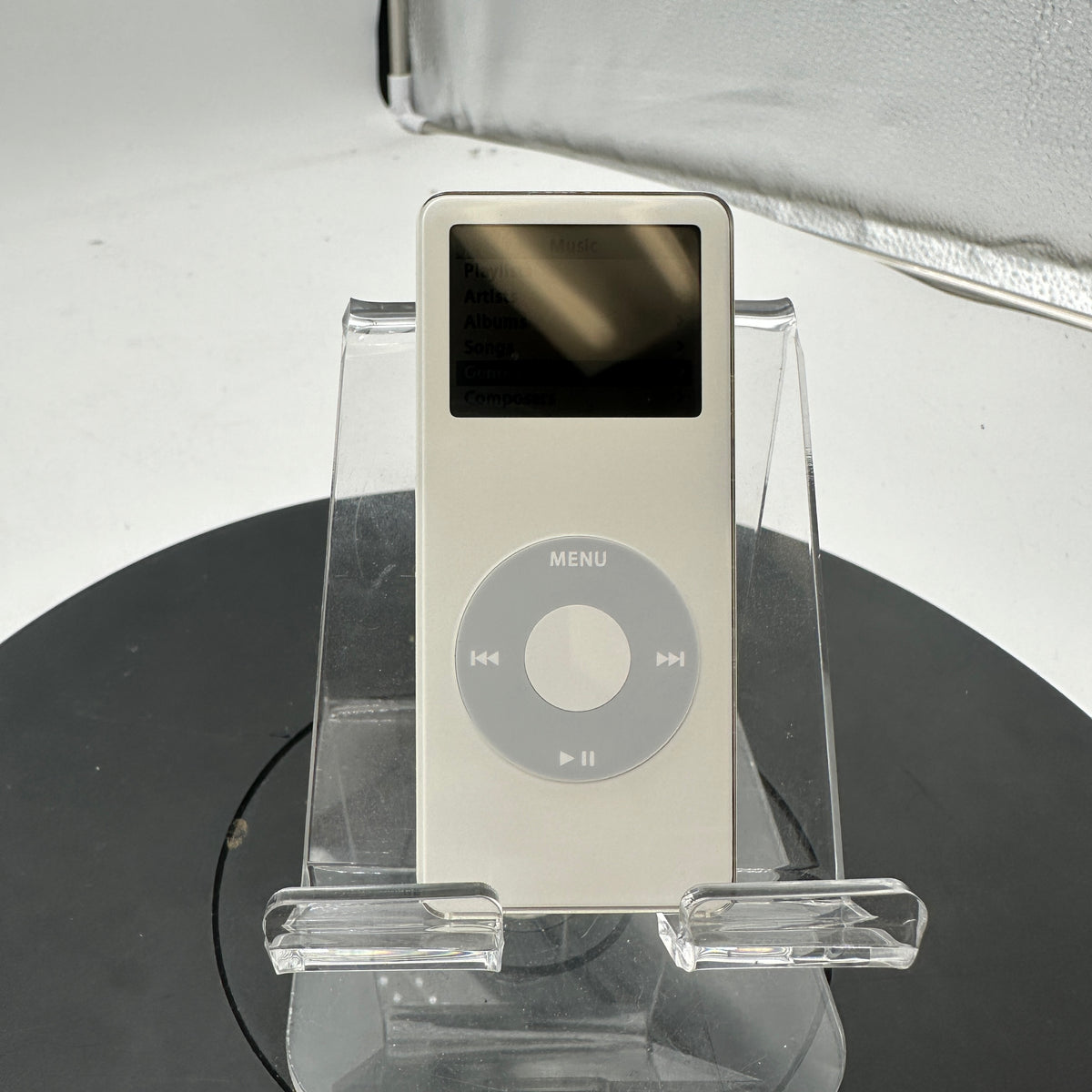 Apple iPod Nano 1st Gen A1137 (2005) 4GB MP3 Player