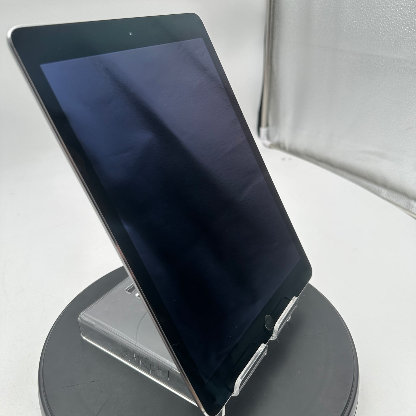 Apple iPad Air 2nd Gen A1566 (2014) 64GB Wi-Fi Only