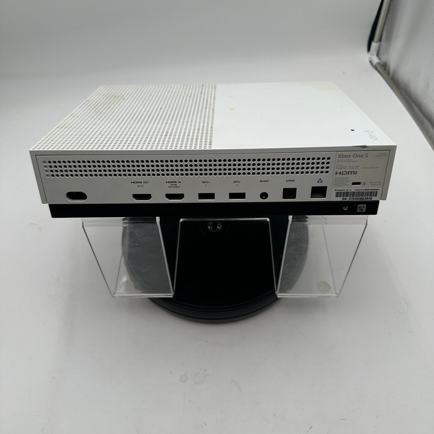 Microsoft Xbox One S (1681) 2016 READ