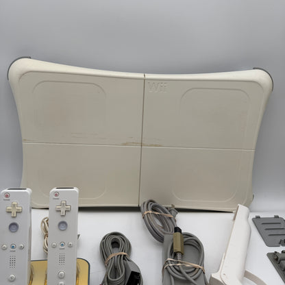 Nintendo Wii RVL-001 with Extras READ