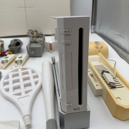 Nintendo Wii RVL-001 with Extras READ