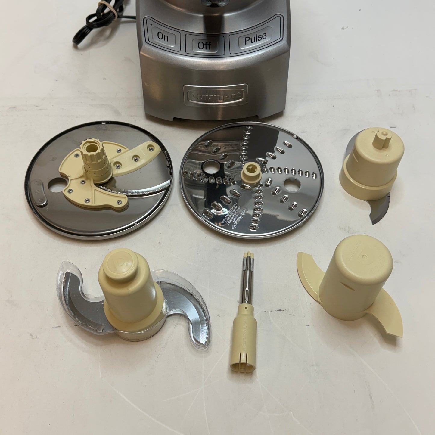 Cuisinart 12 Cup Food Processor FP-12DC With Box