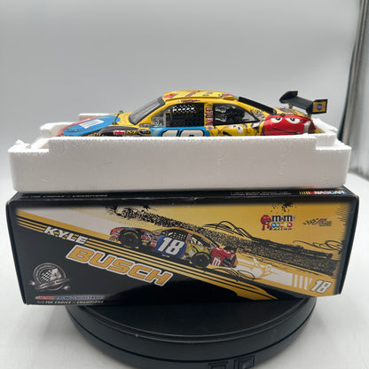 Action Racing 2009 Kyle Busch #18 M&M's Toyota Camry 1:24 Action Platinum Series Diecast