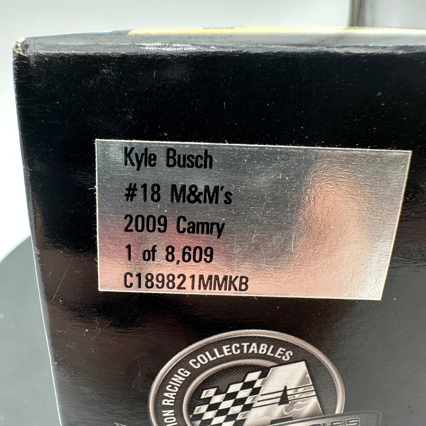 Action Racing 2009 Kyle Busch #18 M&M's Toyota Camry 1:24 Action Platinum Series Diecast