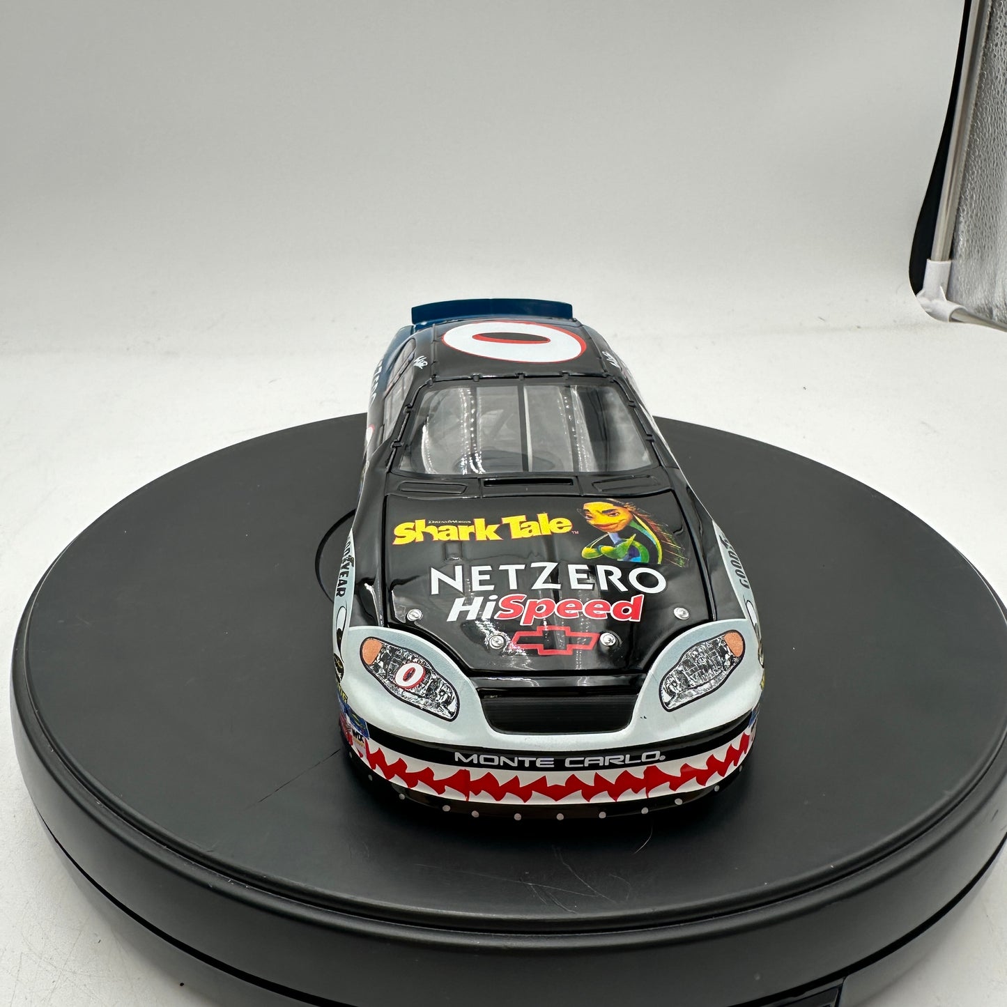 Action Racing NASCAR #0 Ward Burton NetZero Shark Tale 2004 Monte Carlo 1:24 Diecast