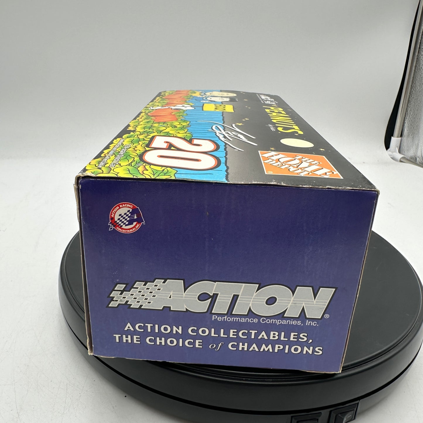 Action Racing 2002 Tony Stewart #20 Home Depot Peanuts Great Pumpkin 1:24 Diecast