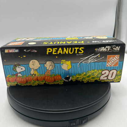 Action Racing 2002 Tony Stewart #20 Home Depot Peanuts Great Pumpkin 1:24 Diecast