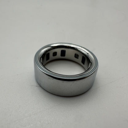 Oura Ring 4 Smart Ring Size 7 Silver with Charger and Base
