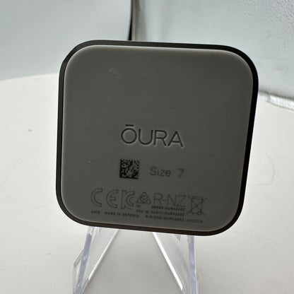 Oura Ring 4 Smart Ring Size 7 Silver with Charger and Base