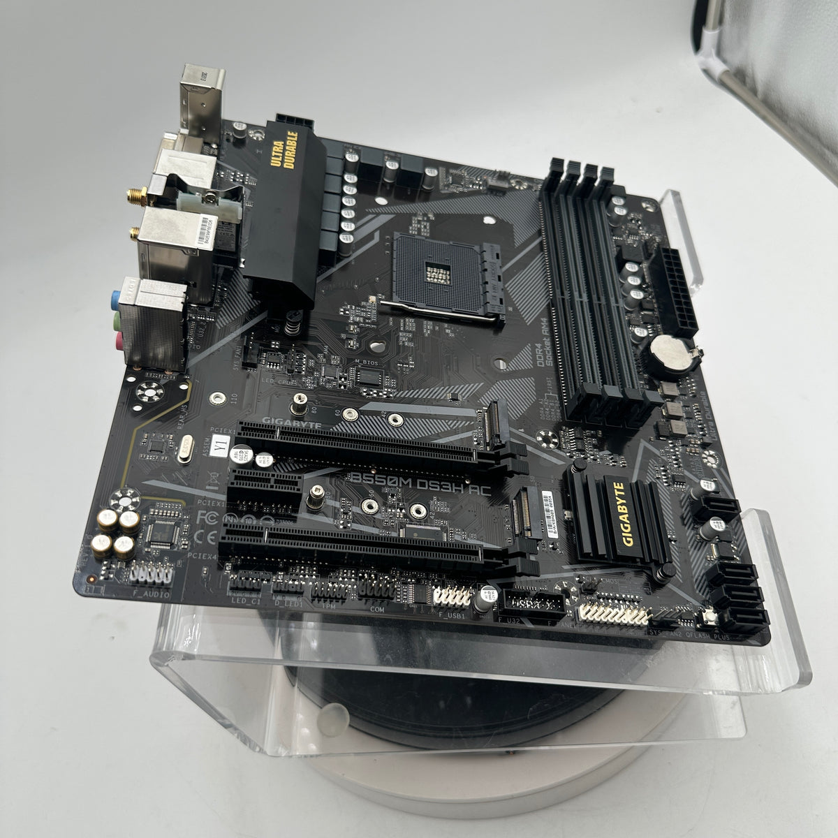 Gigabyte B550M DS3H AC Micro ATX Motherboard