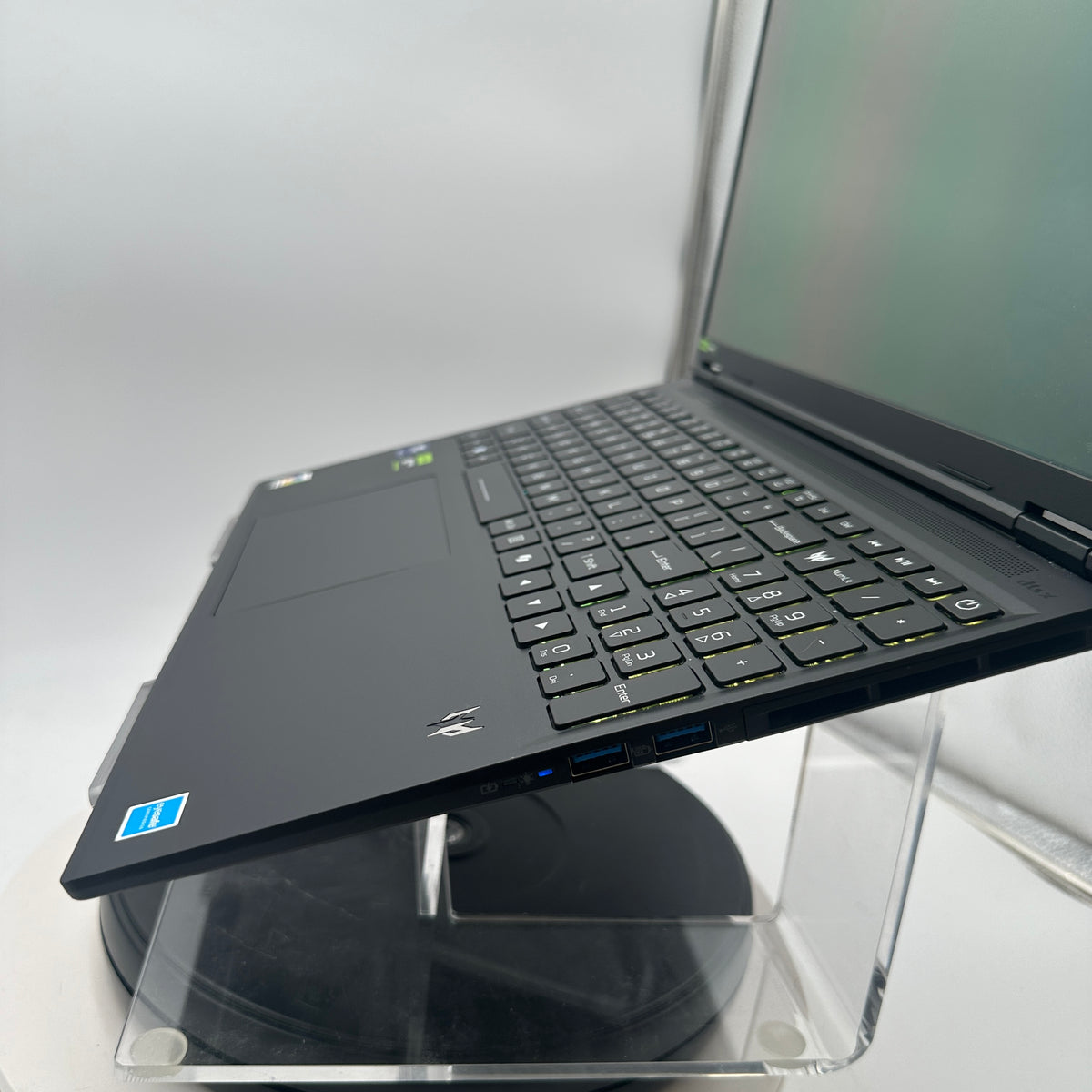 Acer Predator Helios Neo 16S Ultra 9 (2.7ghz) 16GB RAM 1TB SSD RTX 5070