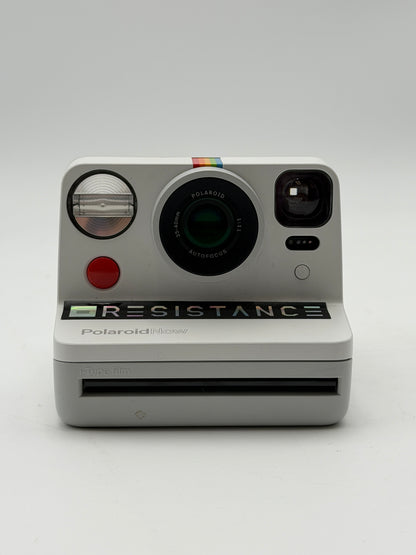 Polaroid Now Vintage Camera White with Carrying Bag (White)