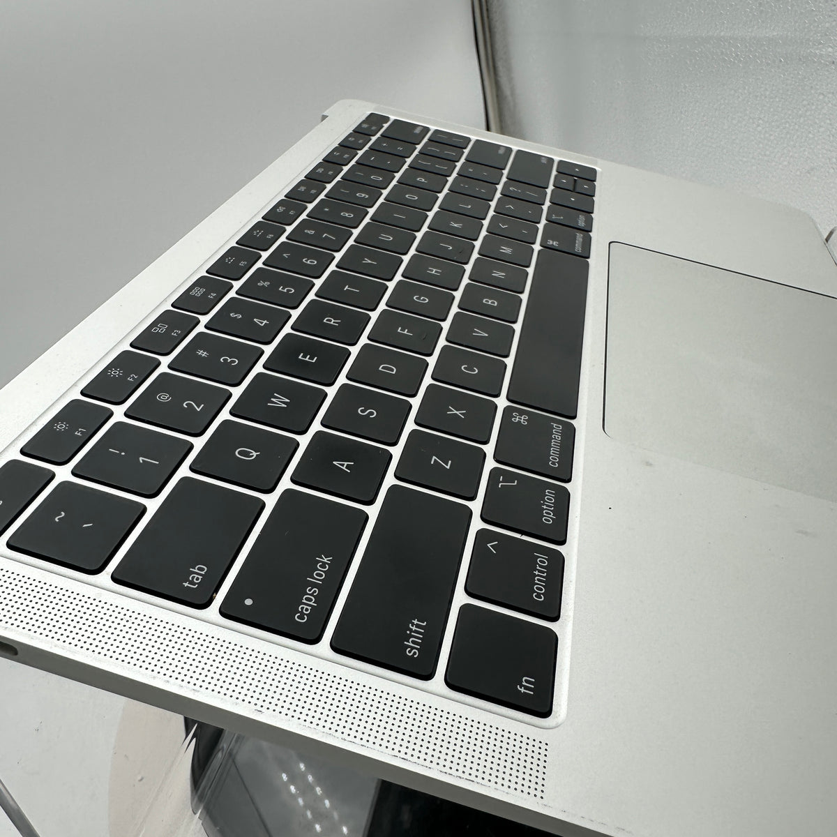 Apple MacBook Air 13" A1932 Keyboard and Trackpad READ
