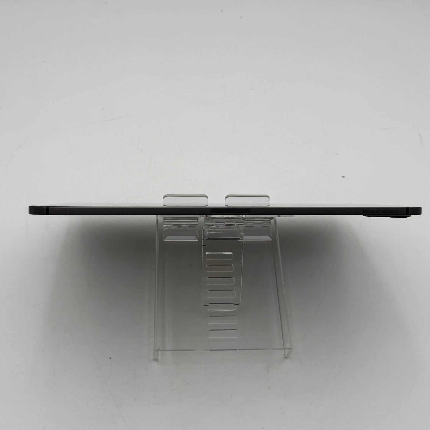 Apple iPad Pro 11" 5th Gen A2837 256GB READ