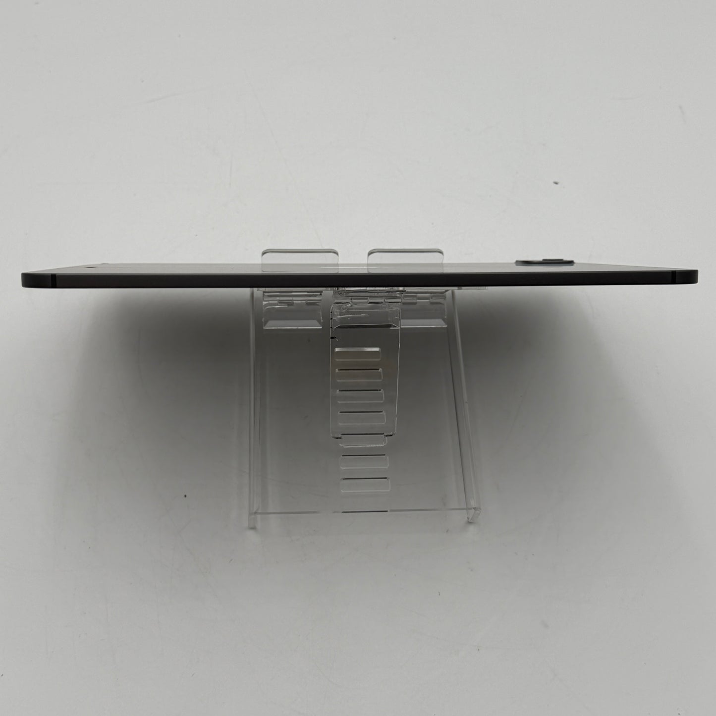 Apple iPad Pro 11" 5th Gen A2837 256GB READ