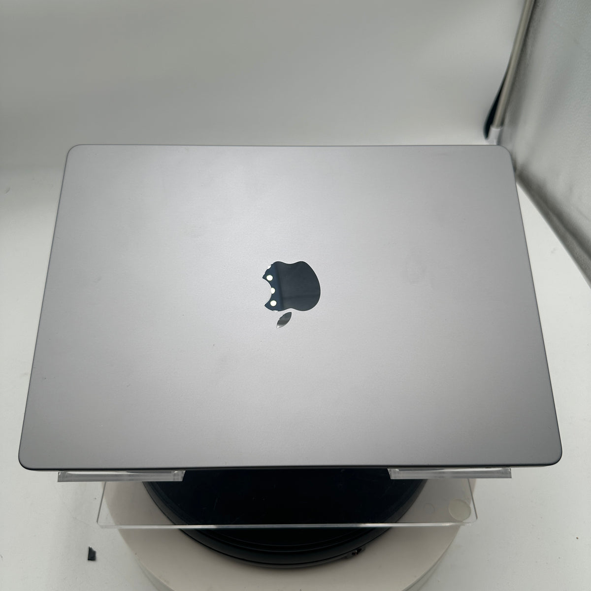 Apple MacBook Pro 14" A2442 2021 M1 Pro 16GB 500GB READ