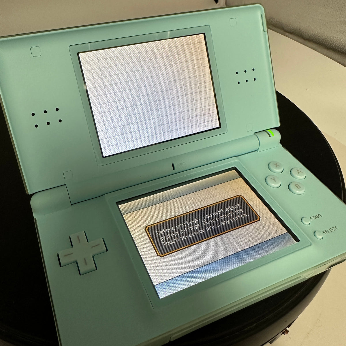 Nintendo DS Lite NTR-001 2006 READ MINTY