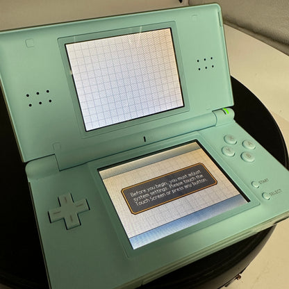 Nintendo DS Lite NTR-001 2006 READ MINTY