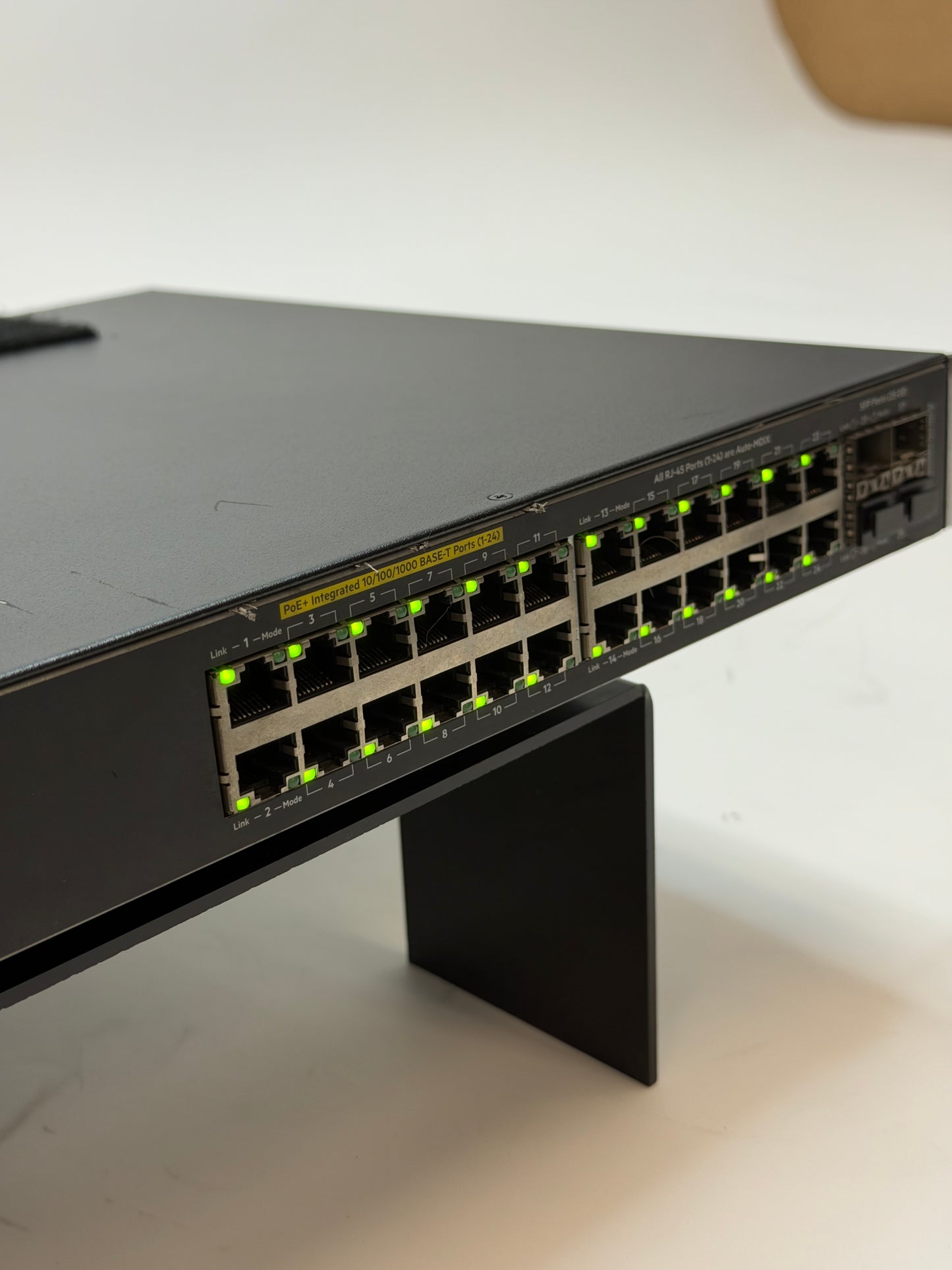 Aruba 2530-24G POE+SWITCH J93773A 24-Port