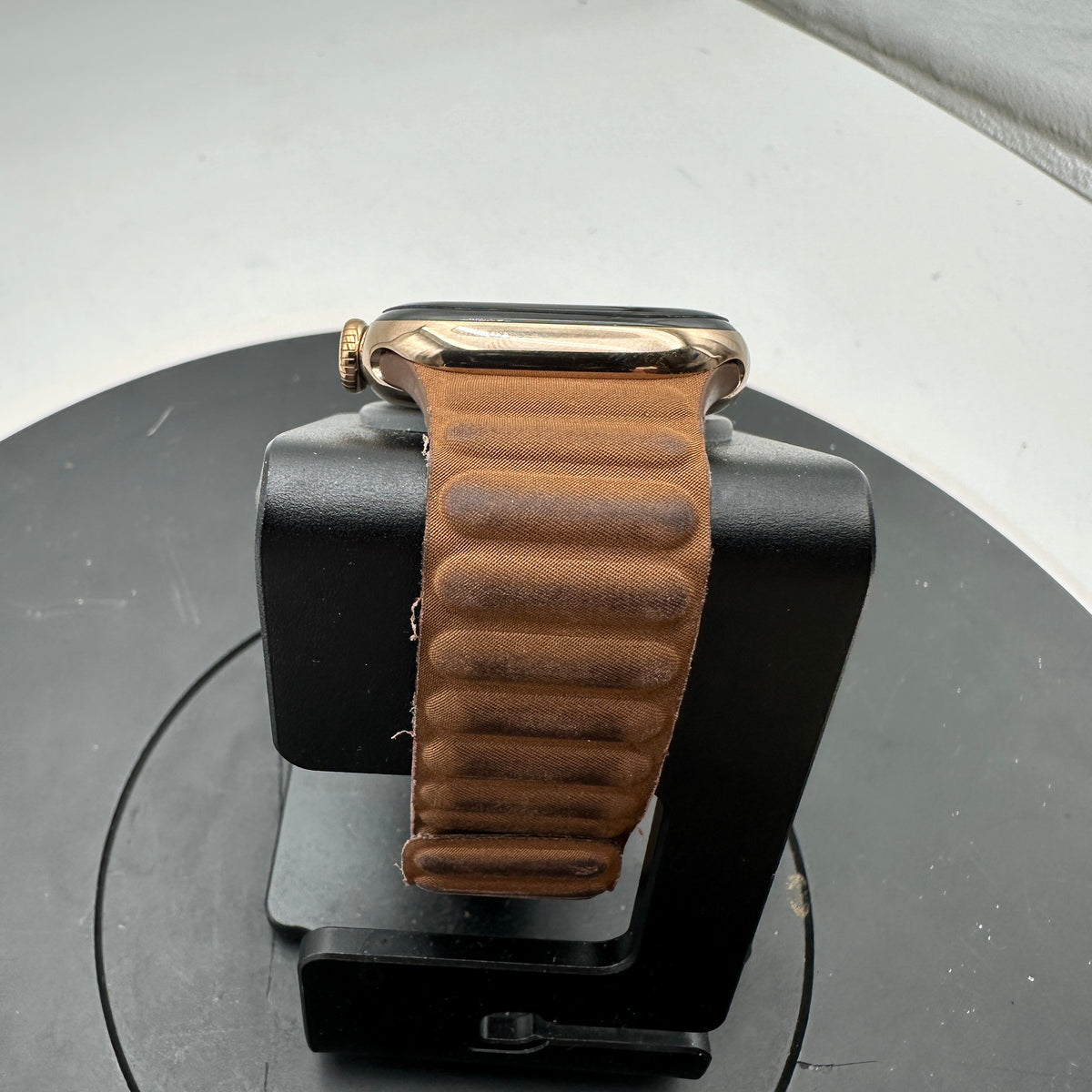 Apple Watch Series 11 42mm Cellular Gold Titanium MINTY