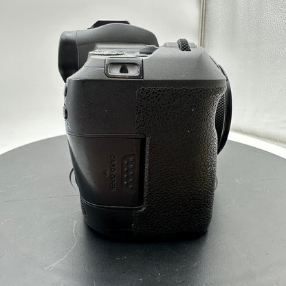Canon EOS R Digital Camera READ