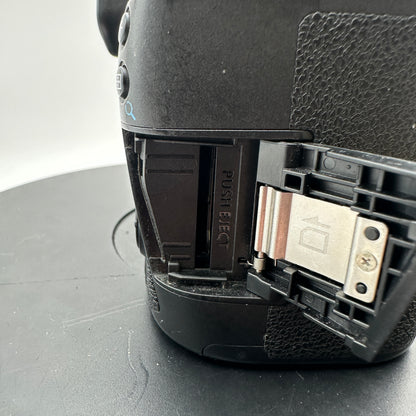 Canon EOS R Digital Camera READ