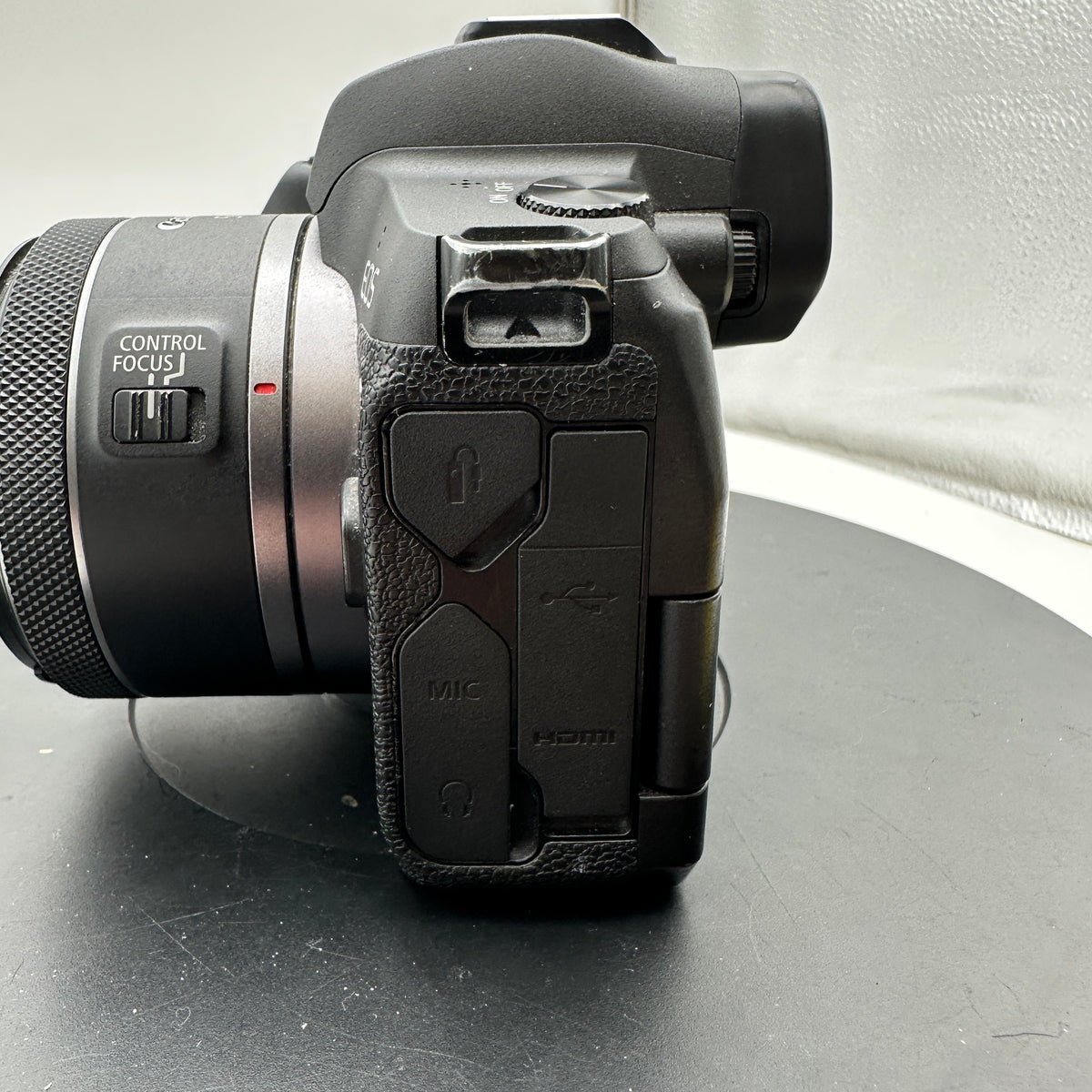 Canon EOS R Digital Camera READ