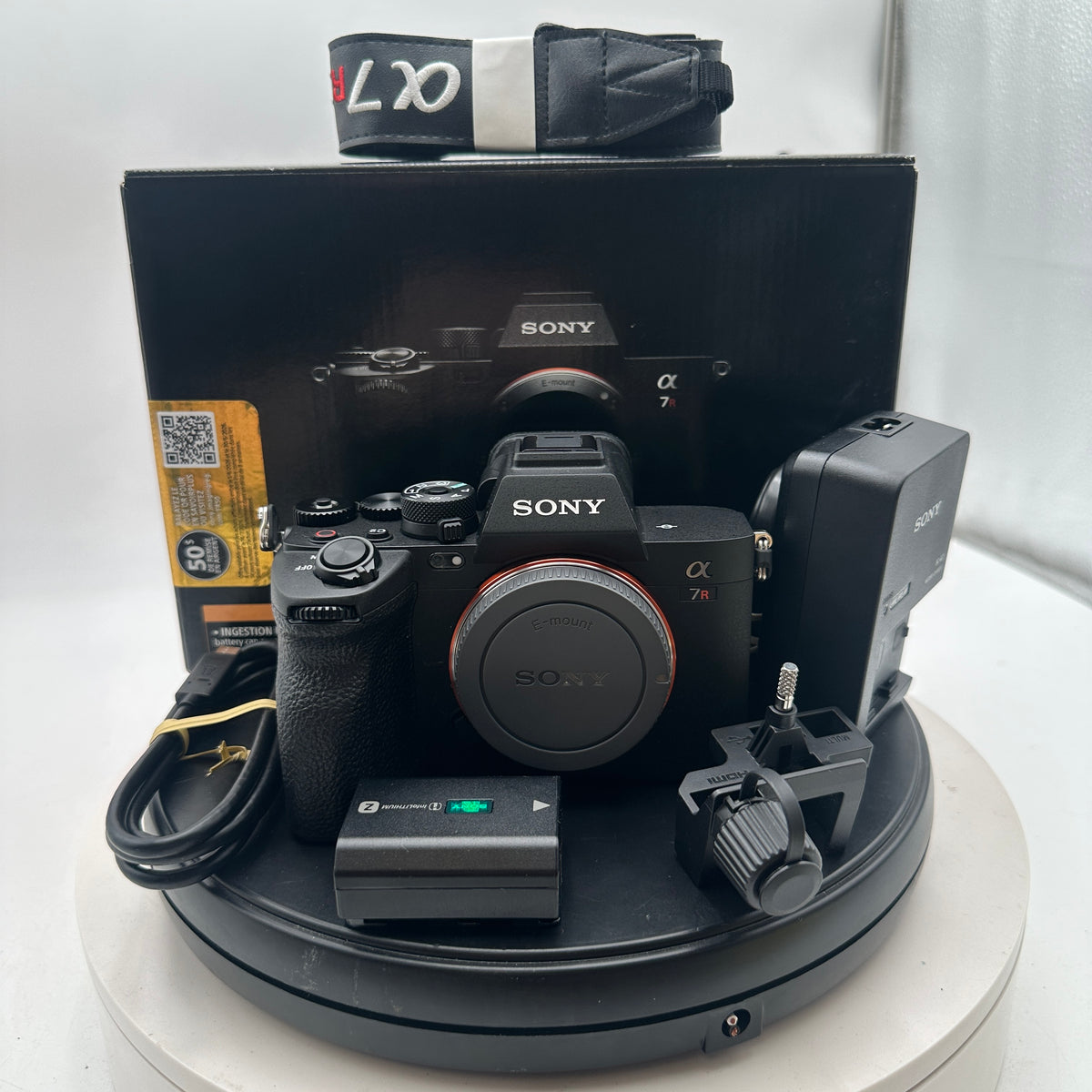 Sony A7R V Digital Camera READ MINTY
