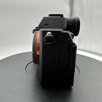 Sony A7R V Digital Camera READ MINTY