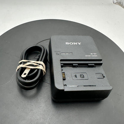 Sony A7R V Digital Camera READ MINTY