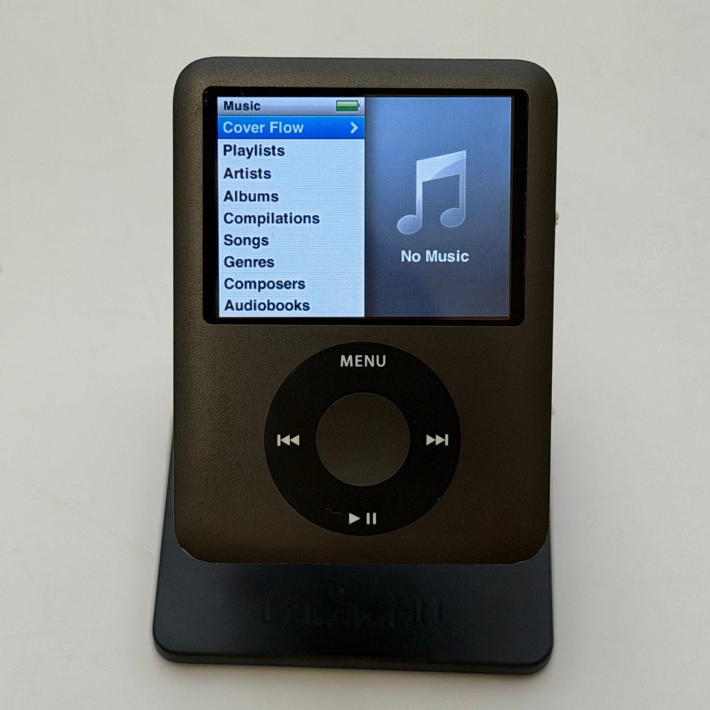 Apple iPod Nano 3rd Gen A1236 4GB Silver MP3 Player with Leather Case