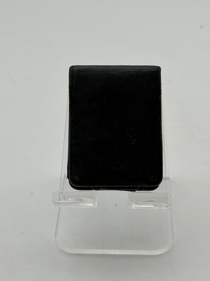 Apple iPod Nano 3rd Gen A1236 4GB Silver MP3 Player with Leather Case