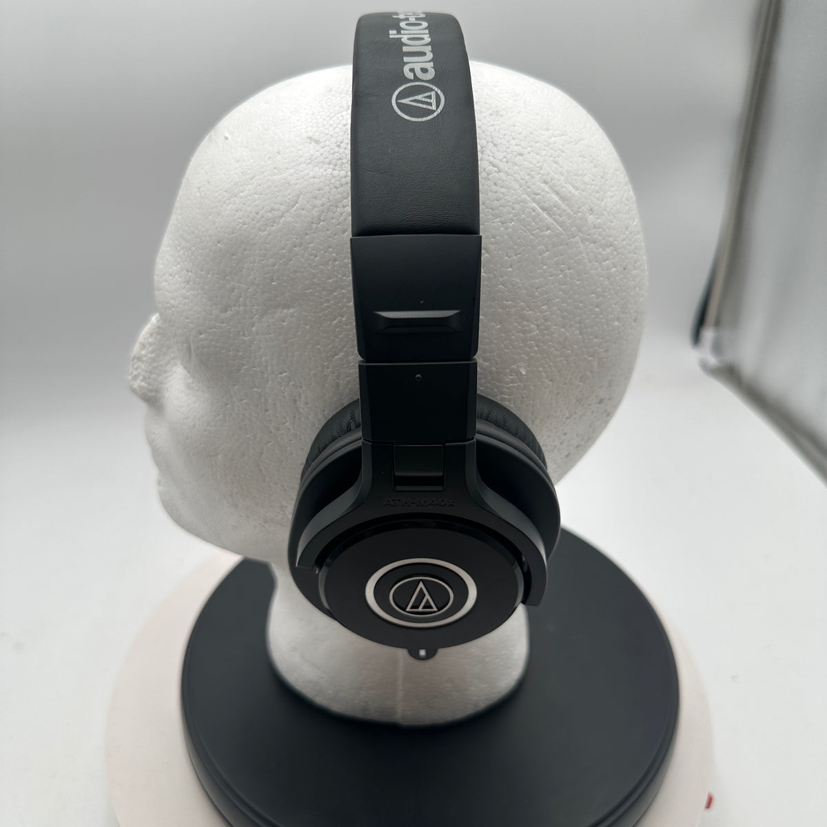 Audio-Technica ATH-M40x 2014 Wired Headphones