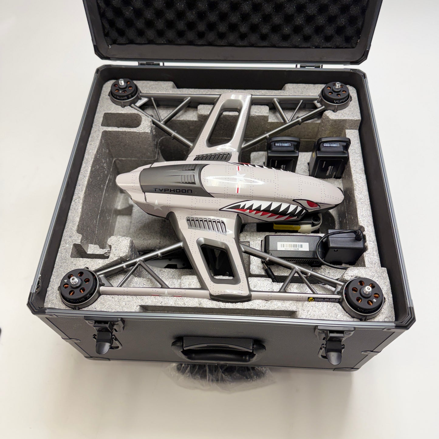 Yuneec Typhoon Q500 4K Quadrocopter Drone Kit with Controller & Accessories