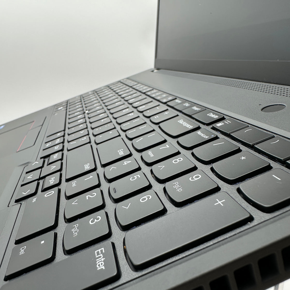 Lenovo ThinkPad T16 Gen 2 15-inch Core i5 Laptop 16GB RAM 500GB READ
