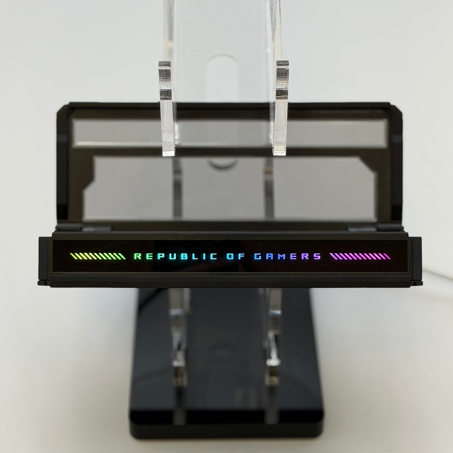ROG ASUS Bulwark 7-in-1 Charging Dock