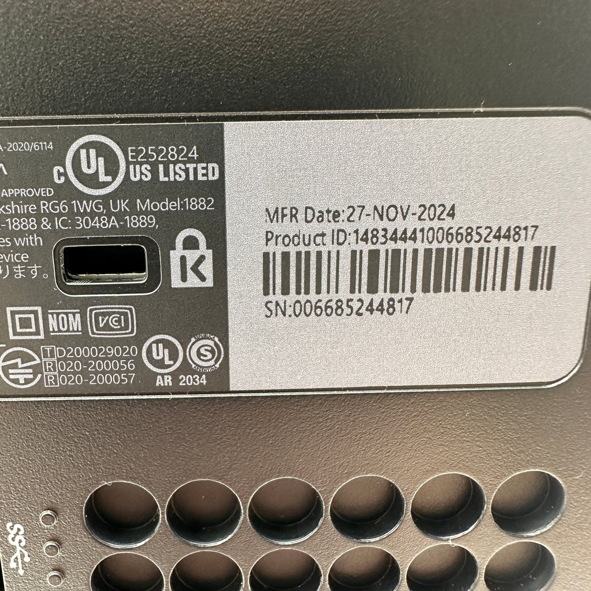 Microsoft Xbox Series X (1882) 2020 Console READ