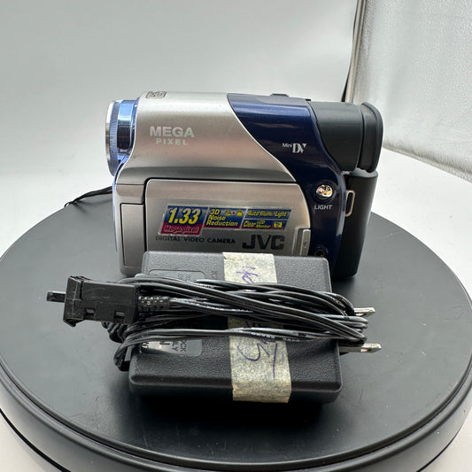 JVC GR-D93U Digital Video Camera Camcorder READ