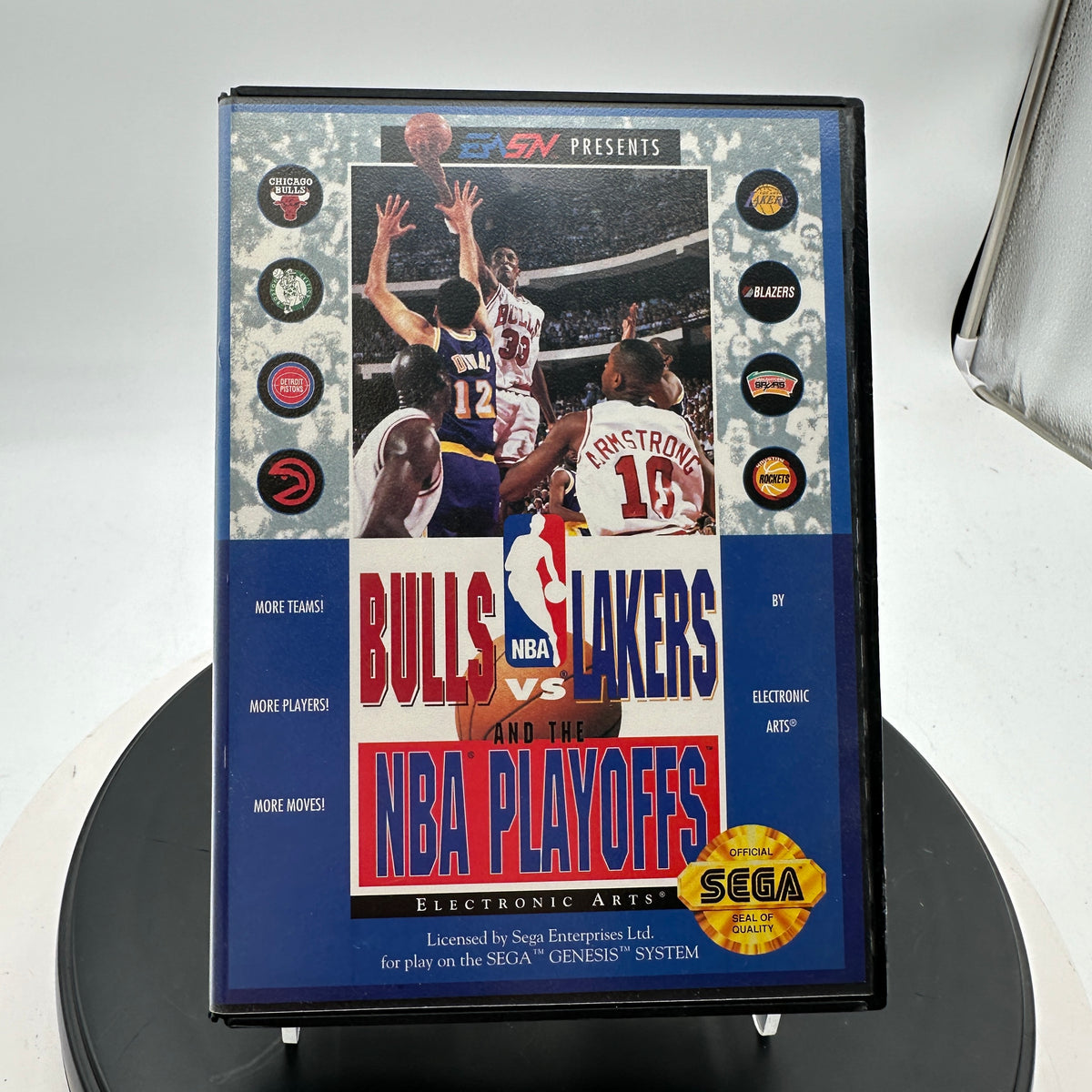 Sega Genesis Bulls vs Lakers and the NBA Playoffs Video Game CIB MINTY