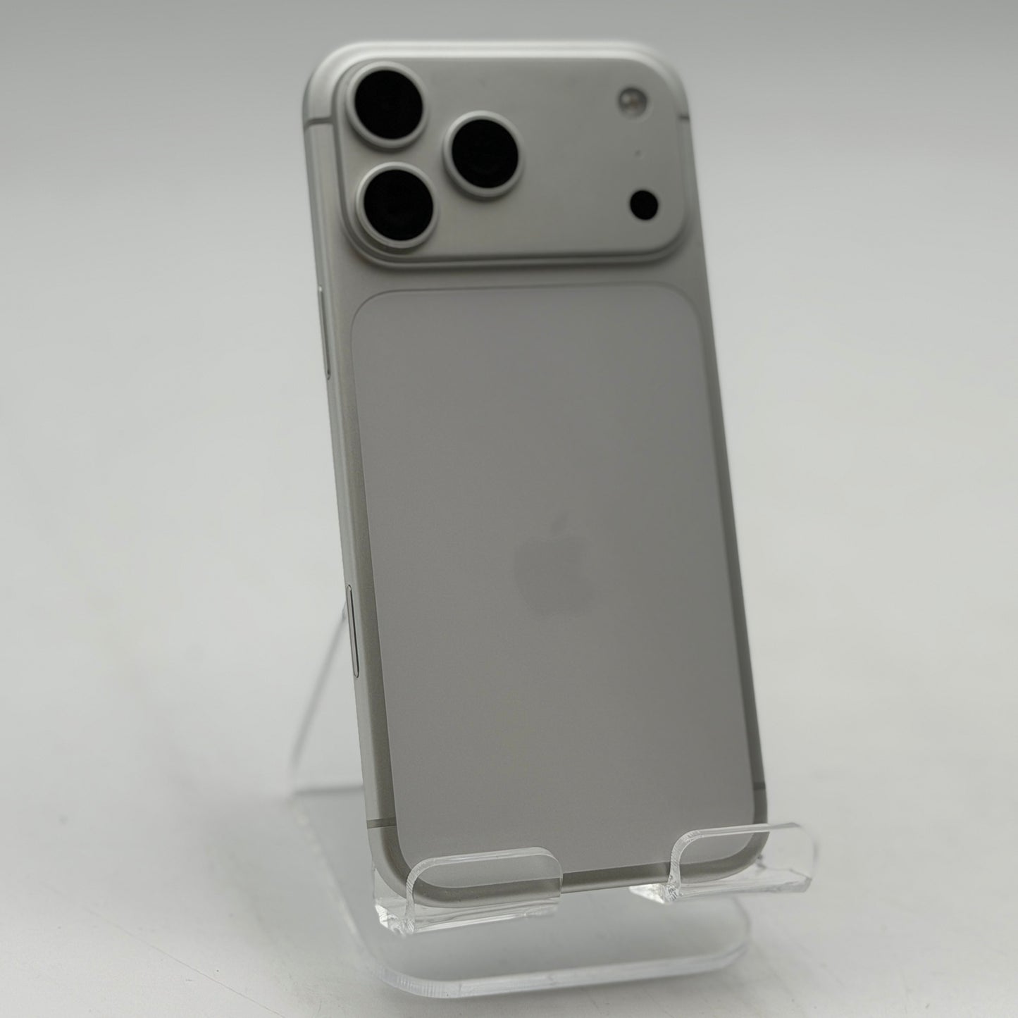Apple iPhone 17 Pro Max UNLOCKED - 256GB - Silver