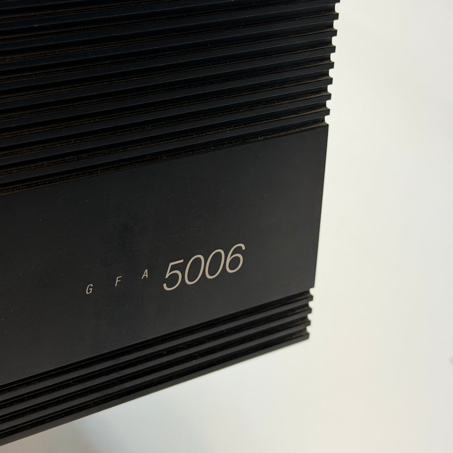 Adcom GFA 5006 870W Power Amplifier