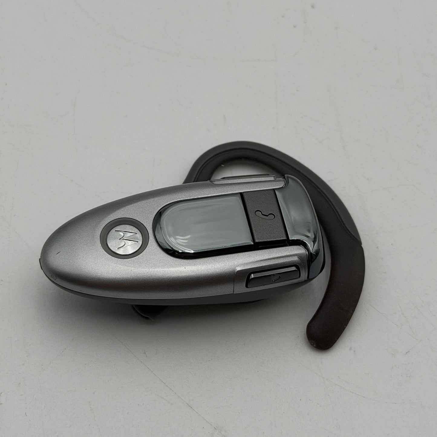 Motorola Razr V3 Silver Flip Phone with Bluetooth Earpiece & Accessories