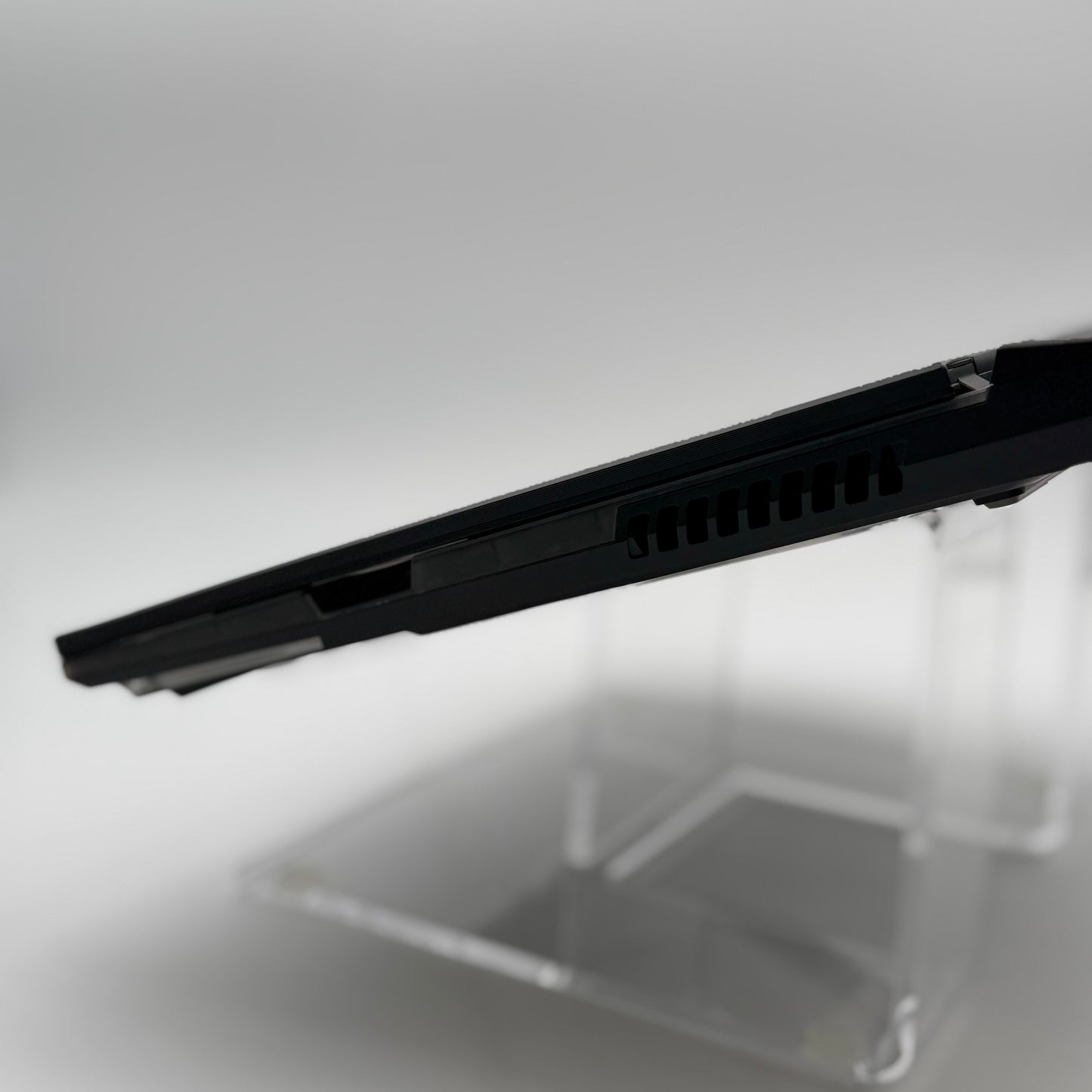 Asus ROG Strix Scar 17 G7337 Gaming Laptop - Core i7, RTX 3060, 2TB HDD