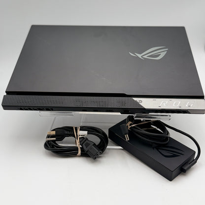 Asus ROG Strix Scar 17 G7337 Gaming Laptop - Core i7, RTX 3060, 2TB HDD