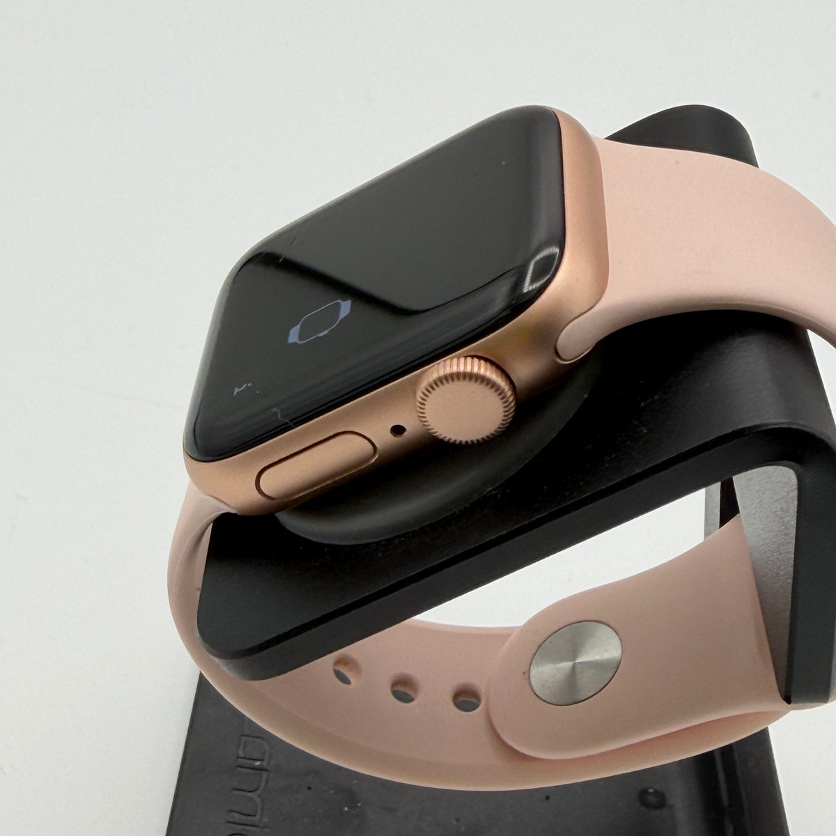 Apple Watch SE A2351 (2020) GPS Only 40mm Rose Gold Aluminum